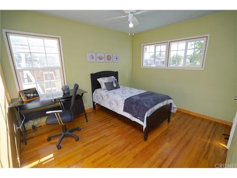 8108 Chimineas Ave, Reseda, CA 91335 photo 4