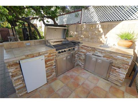 8108 Chimineas Ave, Reseda, CA 91335 photo 11