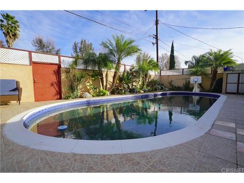 8108 Chimineas Ave, Reseda, CA 91335 photo 2