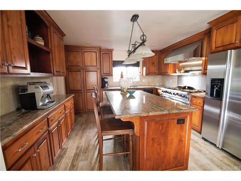 19143 Lull St, Reseda, CA 91335 photo 1