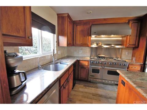 19143 Lull St, Reseda, CA 91335 photo 3