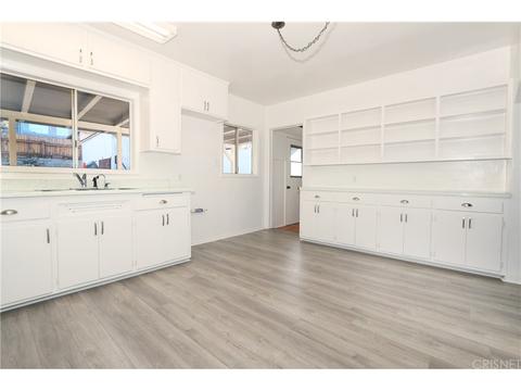10422 Fernglen Ave, Tujunga, CA 91042 photo 3