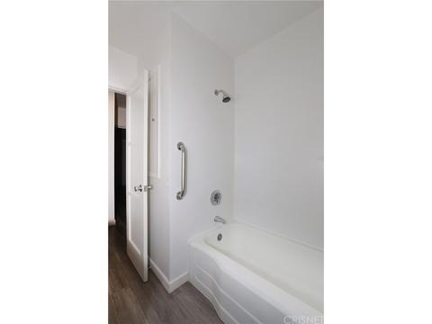 10422 Fernglen Ave, Tujunga, CA 91042 photo 14