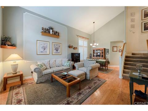28466 Jerry Pl, Saugus, CA 91350 photo 4
