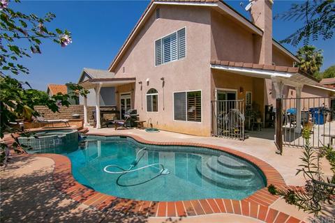 28364 Rodgers Dr, Saugus, CA 91350 photo 1