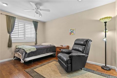 28364 Rodgers Dr, Saugus, CA 91350 photo 28