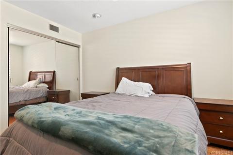 28364 Rodgers Dr, Saugus, CA 91350 photo 31