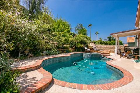 28364 Rodgers Dr, Saugus, CA 91350 photo 4