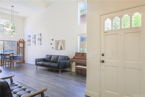 28341 Rodgers Dr, Saugus, CA 91350 photo 3