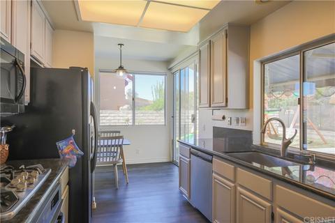 28341 Rodgers Dr, Saugus, CA 91350 photo 11