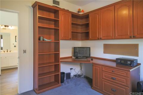 28341 Rodgers Dr, Saugus, CA 91350 photo 16