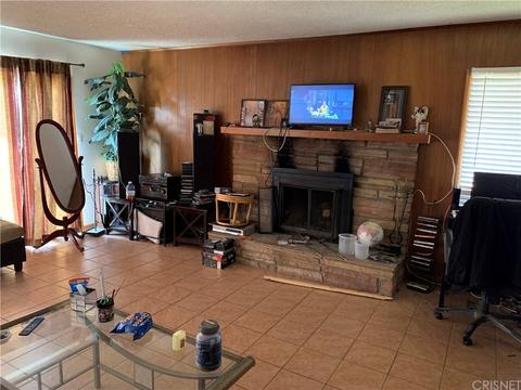 428 Lightcap St, Lancaster, CA 93535 photo 2
