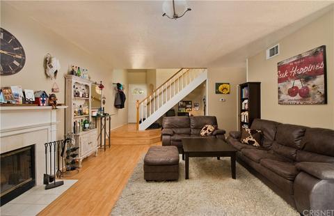 28627 Sugar Pine Way, Santa Clarita, CA 91390 photo 3