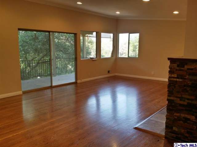 1375 Chamberlain Rd, Pasadena, CA 91103 photo 1