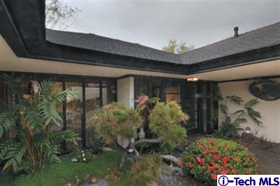 3133 E Villa Knolls Dr, Pasadena, CA 91107 photo 1