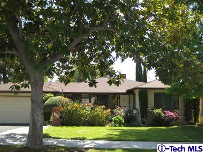 930 Crestview Dr, Pasadena, CA 91107 photo 1