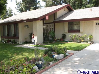 947 Spruce Ln, Pasadena, CA 91103 photo 1