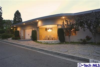 1520 Cedarhill Rd, Glendale, CA 91202 photo 1