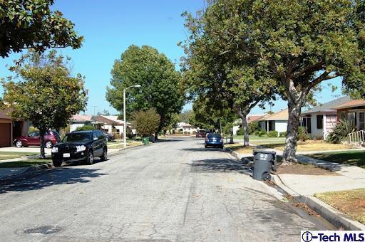 1214 W 137th St, Compton, CA 90222 photo 1