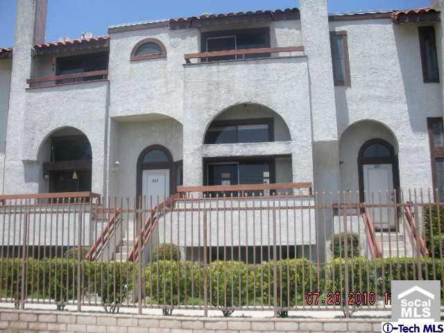 859 W Raymond St, Compton, CA 90220 photo 1