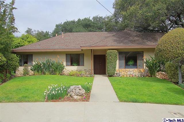 3841 Cedarbend Dr, Glendale, CA 91214 photo 1