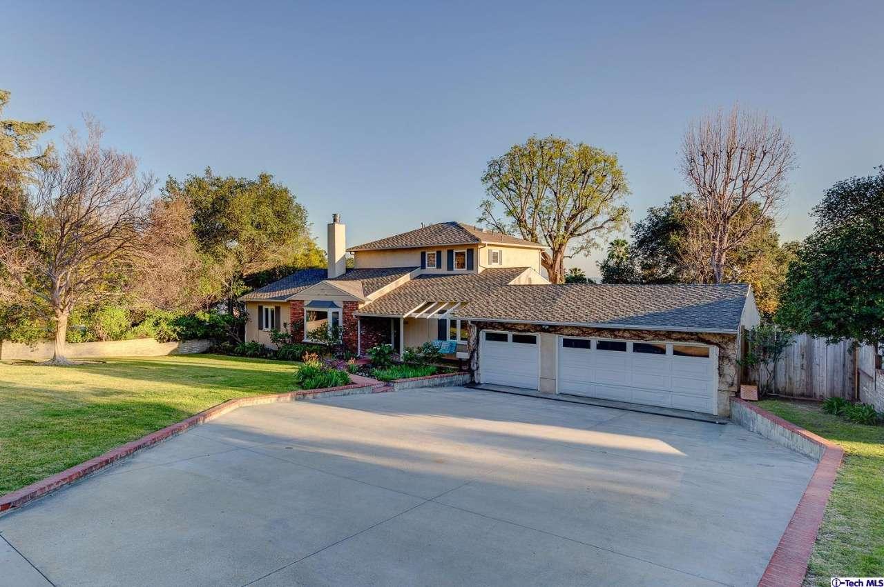 1820 E Altadena Dr, Altadena, CA 91001 photo 1