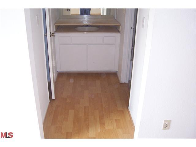 525 S La Fayette Park Pl #315, Los Angeles, CA 90057 photo 4