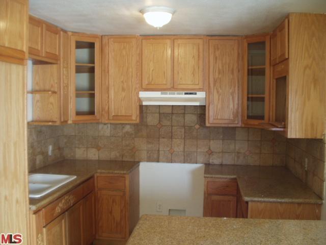 851 E 106th St, Los Angeles, CA 90002 photo 1