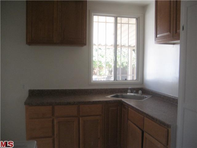 14524 S Harris Ave, Compton, CA 90221 photo 2