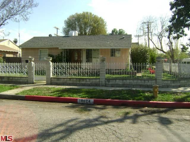 18024 Lull St, Reseda, CA 91335 photo 1