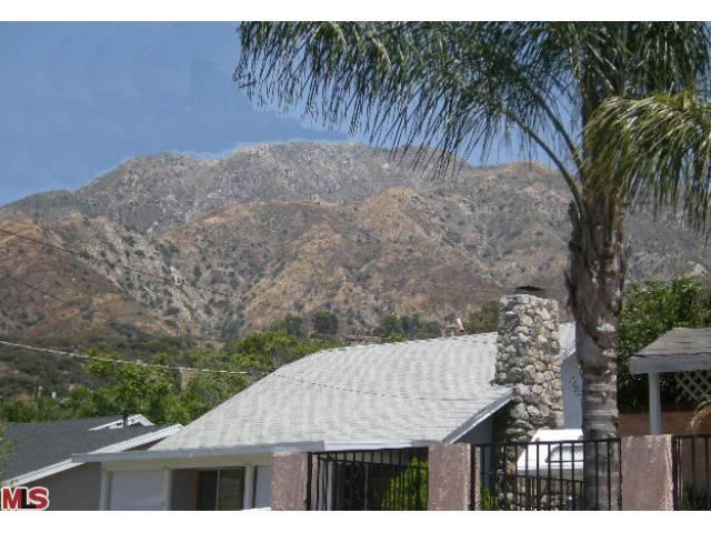 10626 Fitzroy Ave, Tujunga, CA 91042 photo 2