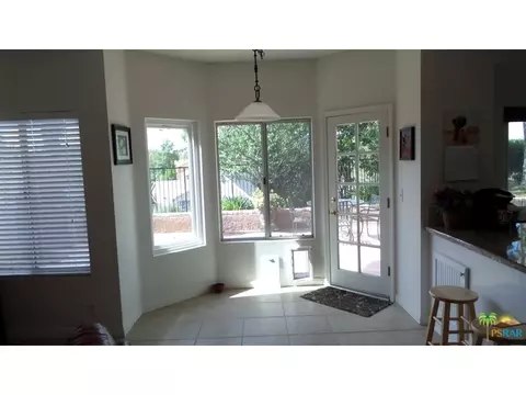 22714 Pear Ct, Santa Clarita, CA 91390 photo 5