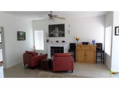 22714 Pear Ct, Santa Clarita, CA 91390 photo 4