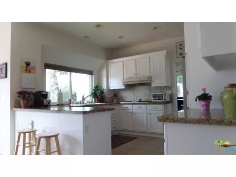 22714 Pear Ct, Santa Clarita, CA 91390 photo 3