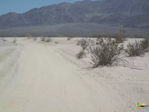 3919 Naborly Rd, Twentynine Palms, CA 92277 photo 6