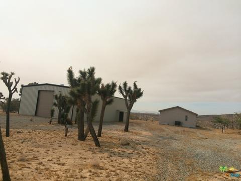 56161 Breezy Ln, Yucca Valley, CA 92284 photo 2