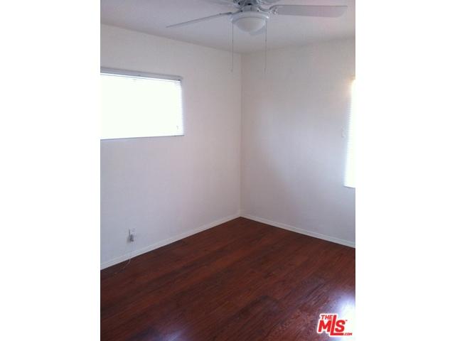15233 S Mckinley Ave, Compton, CA 90220 photo 3