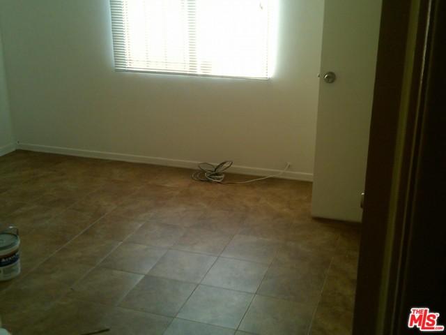 15233 S Mckinley Ave, Compton, CA 90220 photo 5