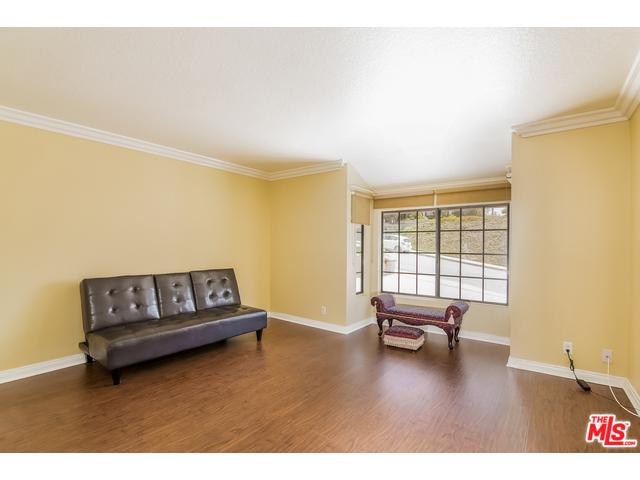 3423 Viewcrest Dr, Burbank, CA 91504 photo 29