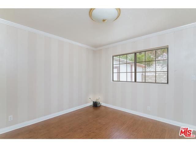 3423 Viewcrest Dr, Burbank, CA 91504 photo 27