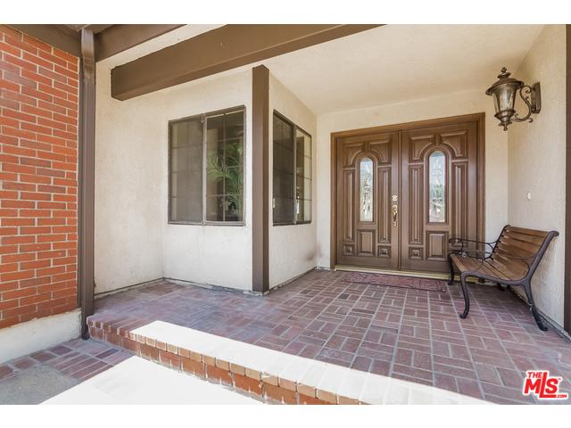 3423 Viewcrest Dr, Burbank, CA 91504 photo 6