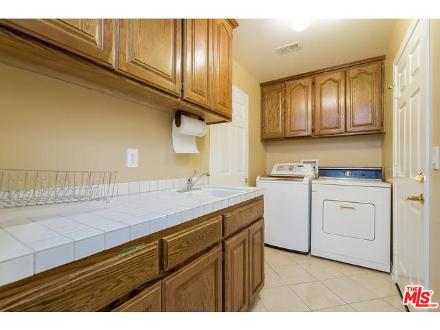 3423 Viewcrest Dr, Burbank, CA 91504 photo 31