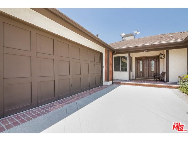3423 Viewcrest Dr, Burbank, CA 91504 photo 5