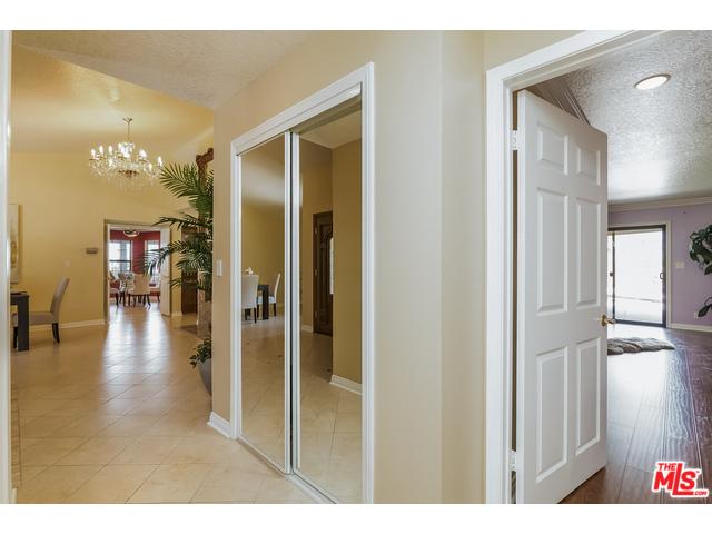 3423 Viewcrest Dr, Burbank, CA 91504 photo 7