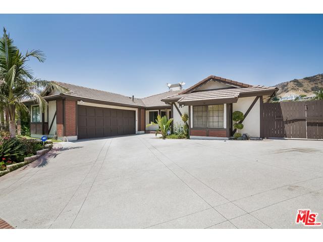 3423 Viewcrest Dr, Burbank, CA 91504 photo 1