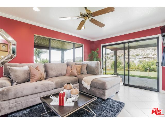 3423 Viewcrest Dr, Burbank, CA 91504 photo 19