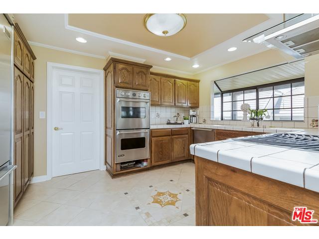 3423 Viewcrest Dr, Burbank, CA 91504 photo 17