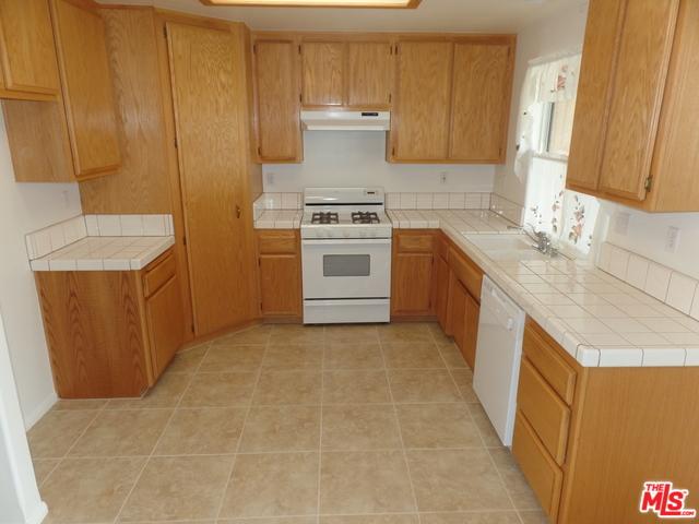 11020 Hawthorne Ave, Hesperia, CA 92345 photo 2