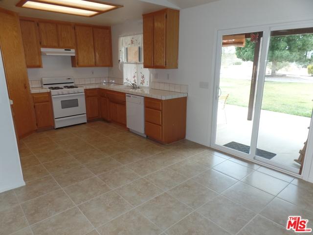 11020 Hawthorne Ave, Hesperia, CA 92345 photo 4