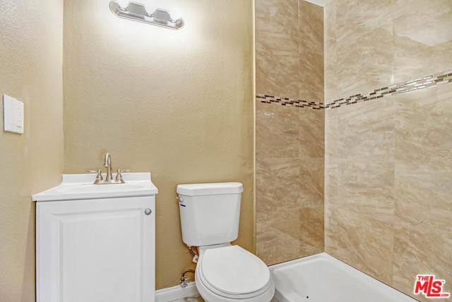 369 W 1st St, Perris, CA 92570 photo 10